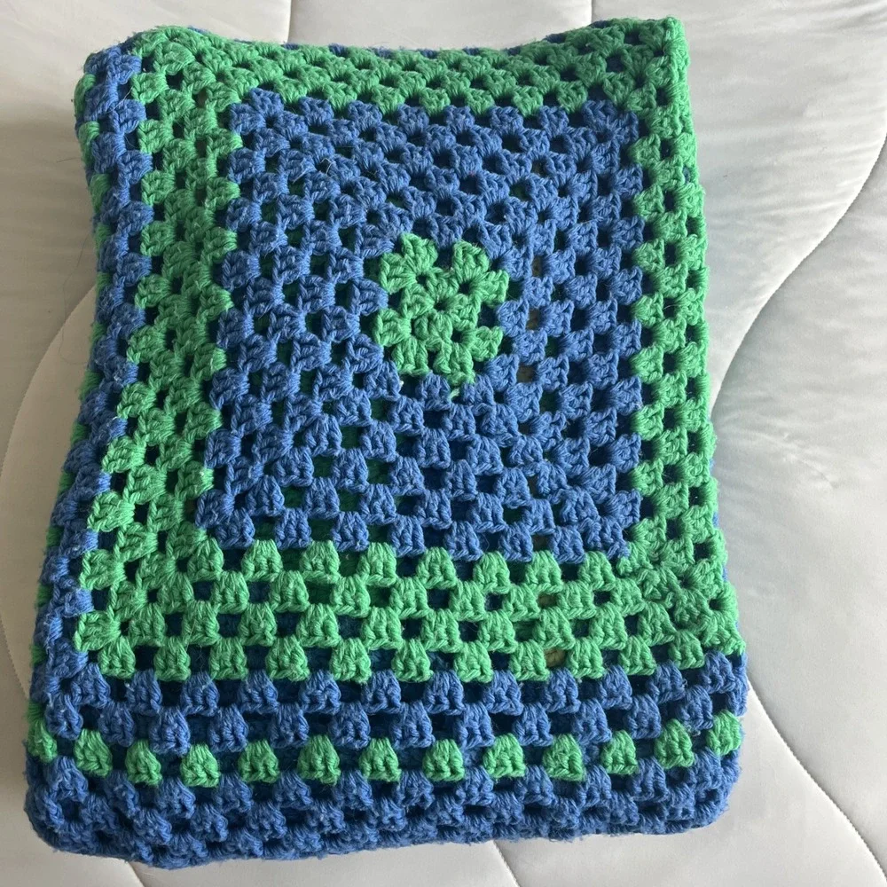 VTG Handmade Crochet Afghan Blanket Continuous Granny Square Pattern 66